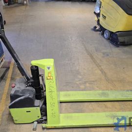 electric scissor lift