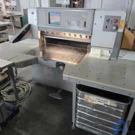 Paper cutting machine / Guillotine